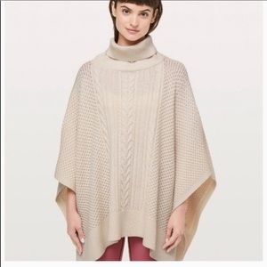 Lululemon “rolling in the warmth”  poncho